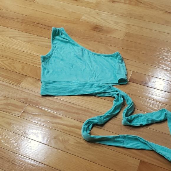 Crop Top XS - Picture 2 of 5